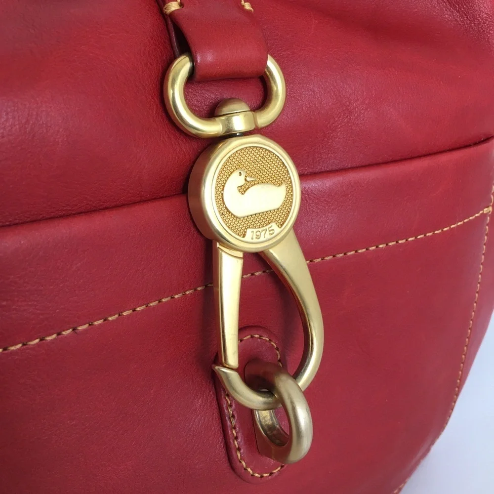 100% Auth Dooney & Bourke Tote Bag Red Leather Locket Clasp